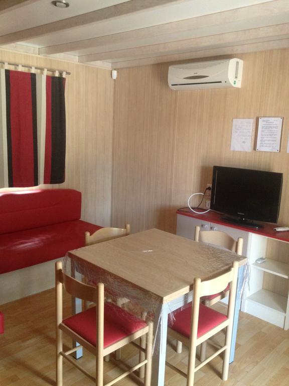 Camping Residence Chalet La Pomposa Terrazzoni Bonifacio  Pokoj fotografie