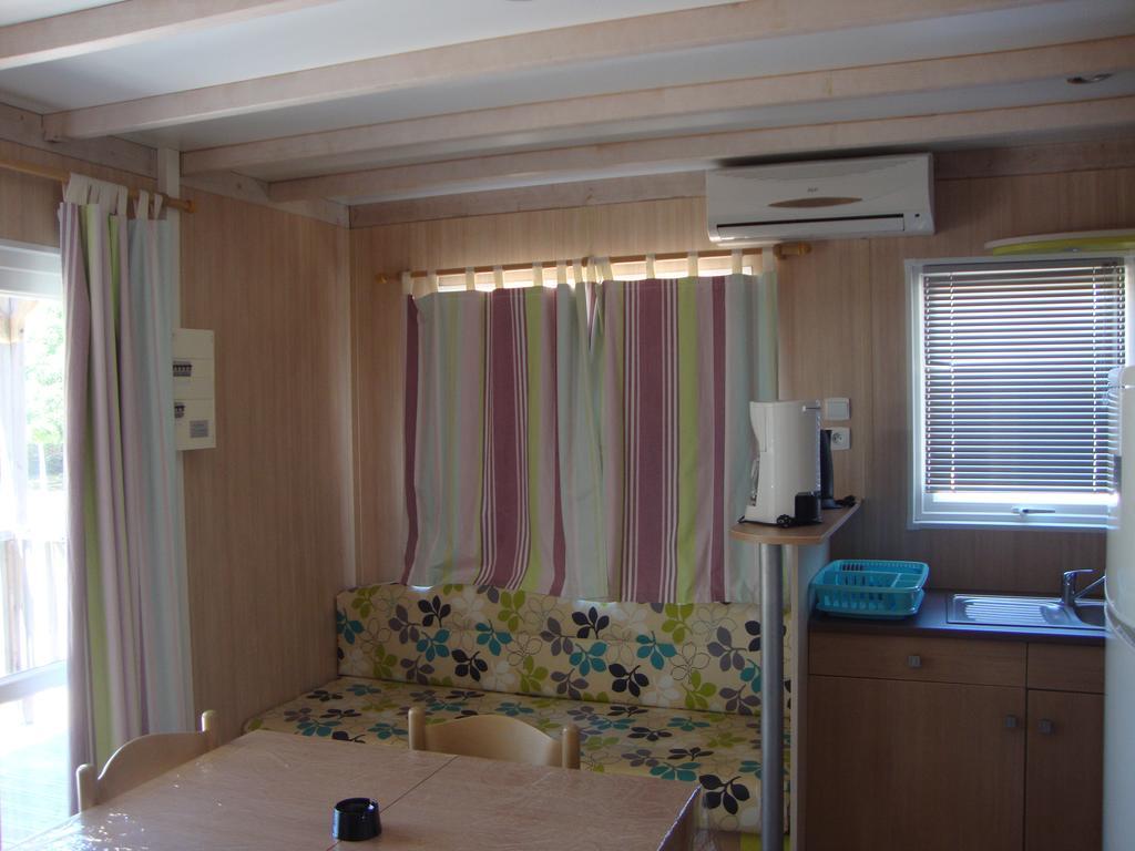 Camping Residence Chalet La Pomposa Terrazzoni Bonifacio  Pokoj fotografie